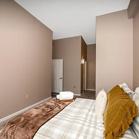 2 Bath Prkg+Gym+Sauna Perk Plaza +30 Day Cleveland Extérieur photo