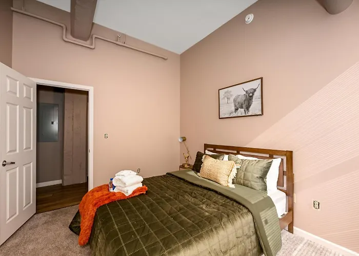 2 Bath Prkg+Gym+Sauna Perk Plaza +30 Day